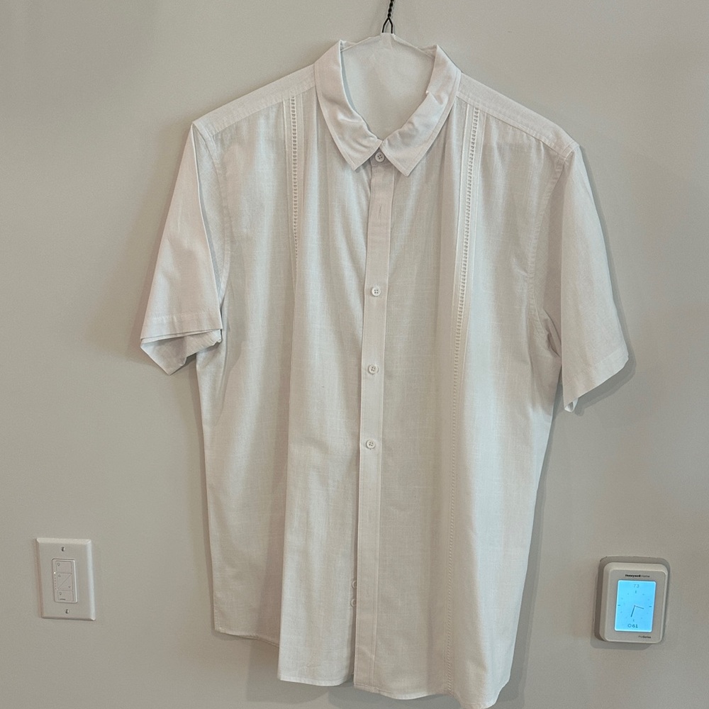 Men's White Short Sleeve Button Down Shirt